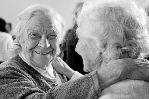 Modern Paths to Supporting Aging Loved Ones with Dignity